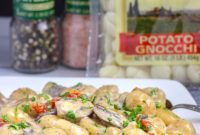 Crispy Gnocchi with Creamy Vegan Mushroom Sauce
