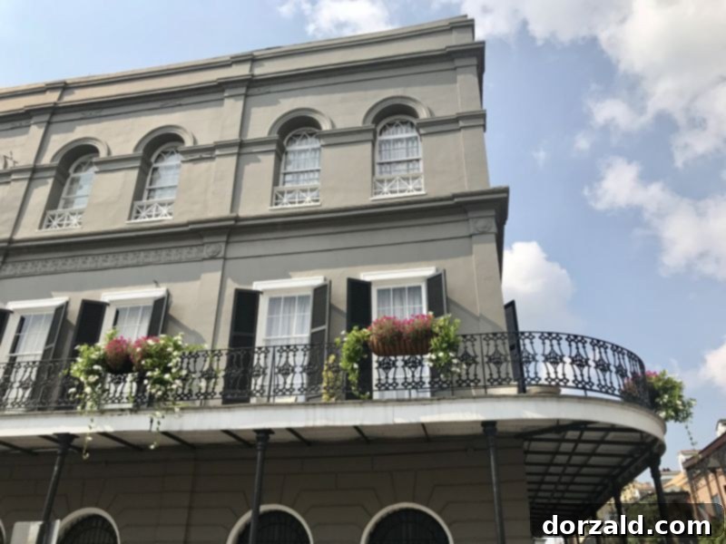 New Orleans Culinary Stroll 19 Colorful architecture and street scene in historic New Orleans